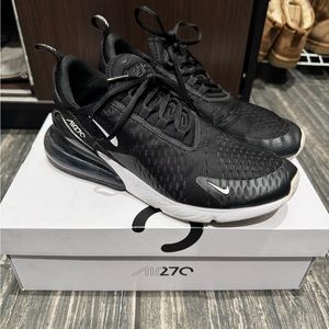 Womens Nike Air Max 270’s Black Size 9 Red bottom
